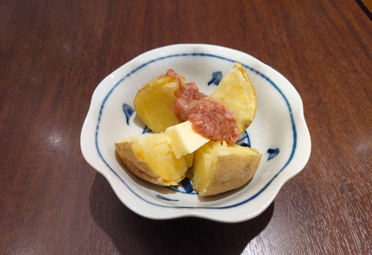 じゃがバター酒盗のせ